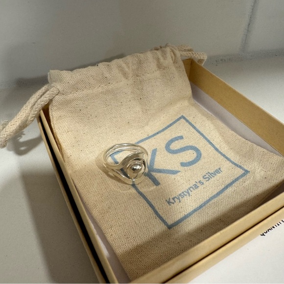 BRAND NEW SILVER RING SIZE 6 - Picture 3 of 6